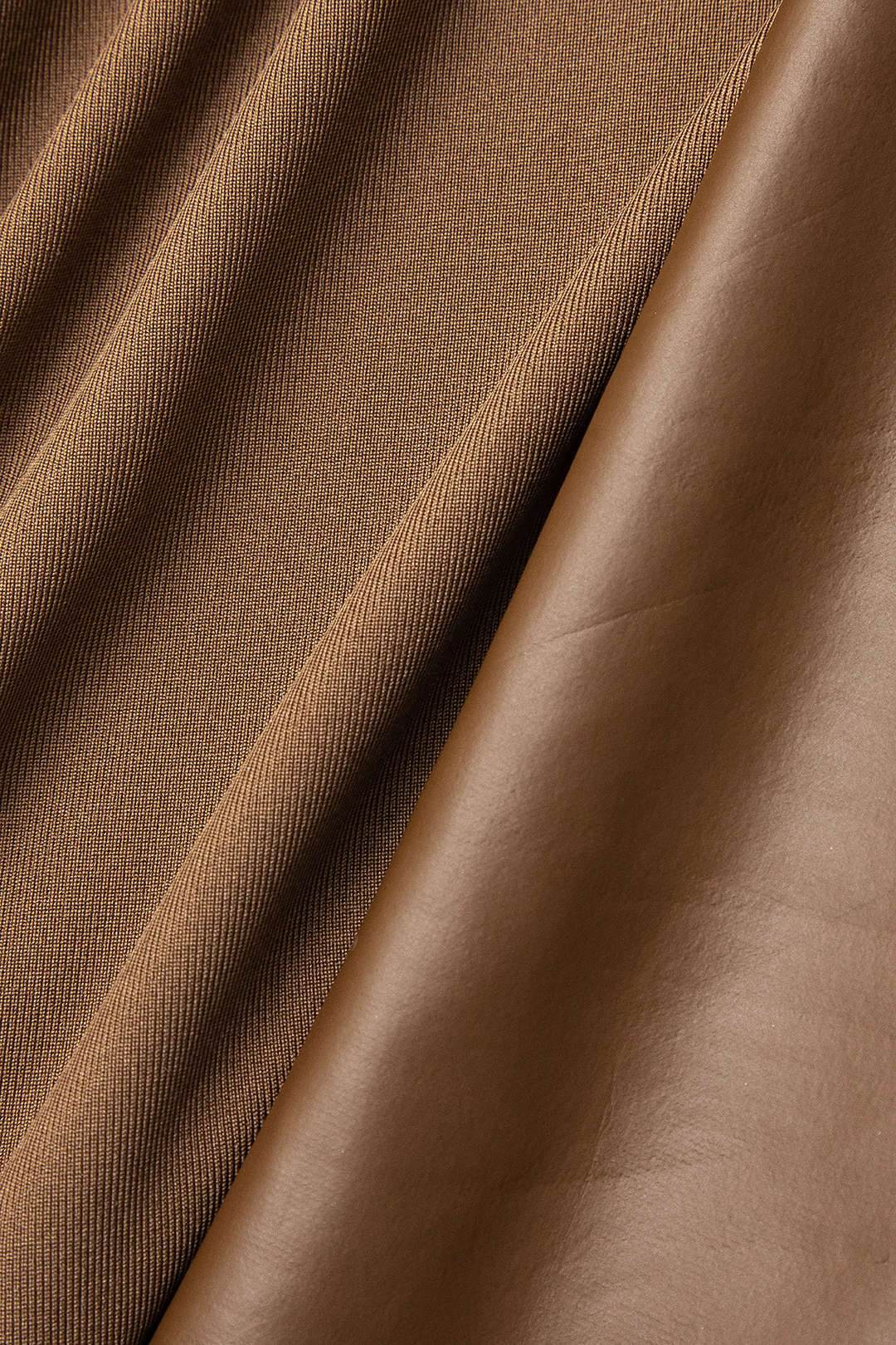 Suni Deri Panel Detaylı Uzun Kollu Mock Yaka Bodysuit