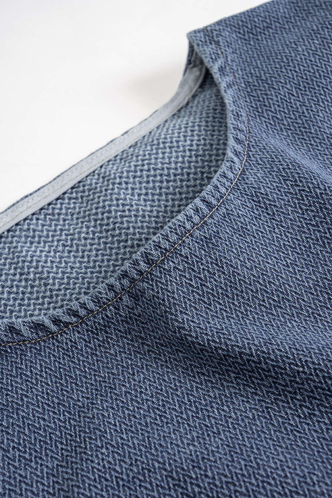 Gümüş Denim Parlaklık Metalik Asimetrik Kesimli Yelek