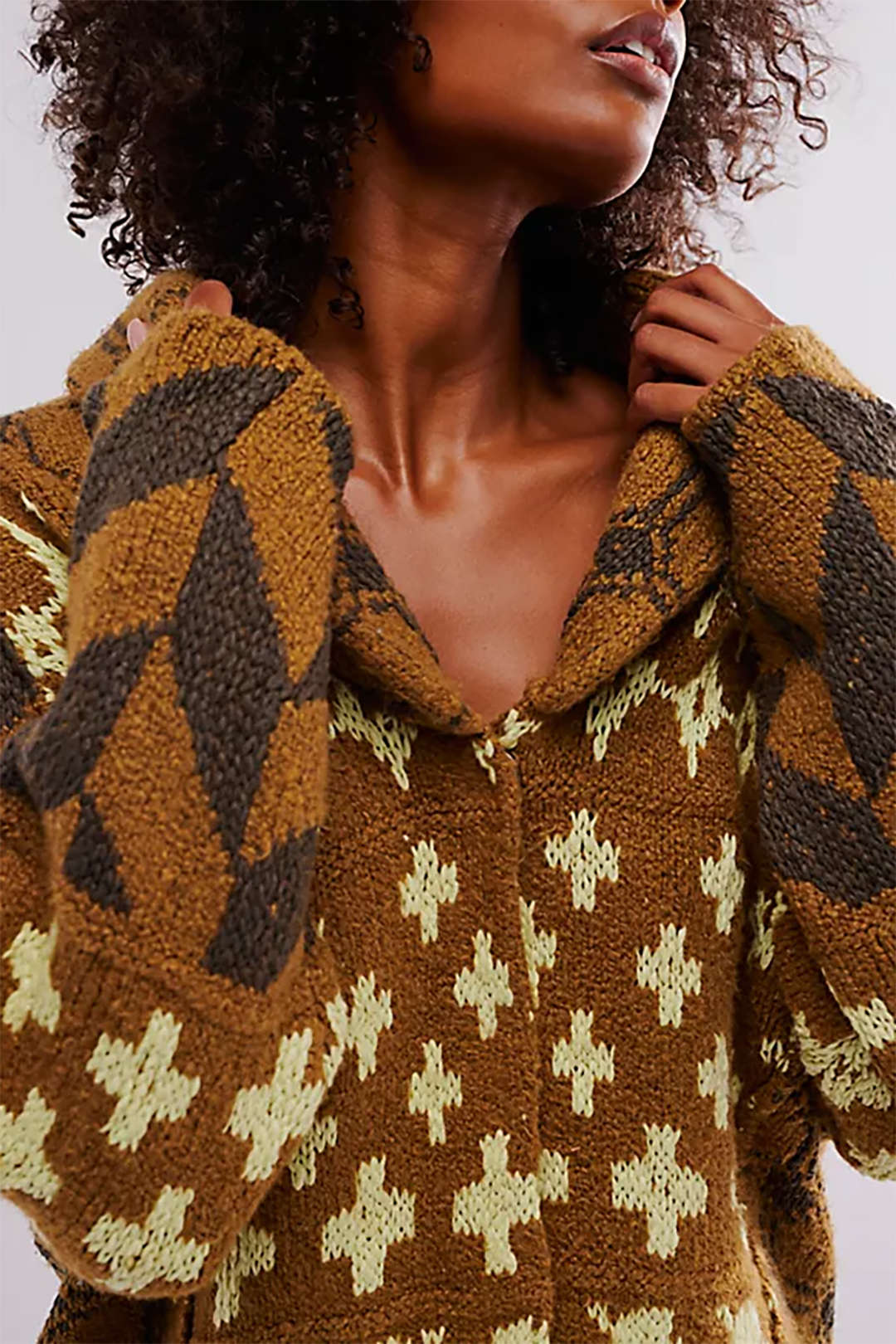 Koyu Kahverengi Nostaljik Desenli Örgü Düğmeli Hırka