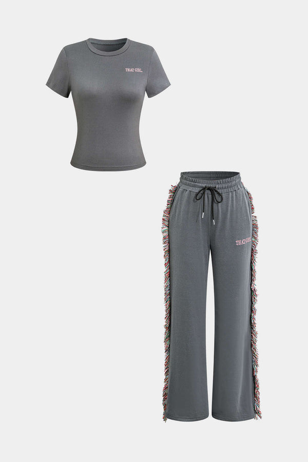 Yazı Baskılı Tişört ve Püskül Çekmeli Pantolon Takımı