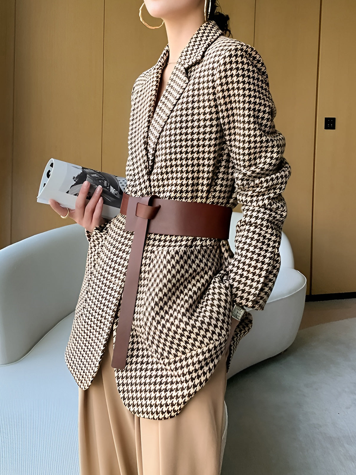 Siyah Beyaz Ekose Detaylı Kemerli Polyester Blazer