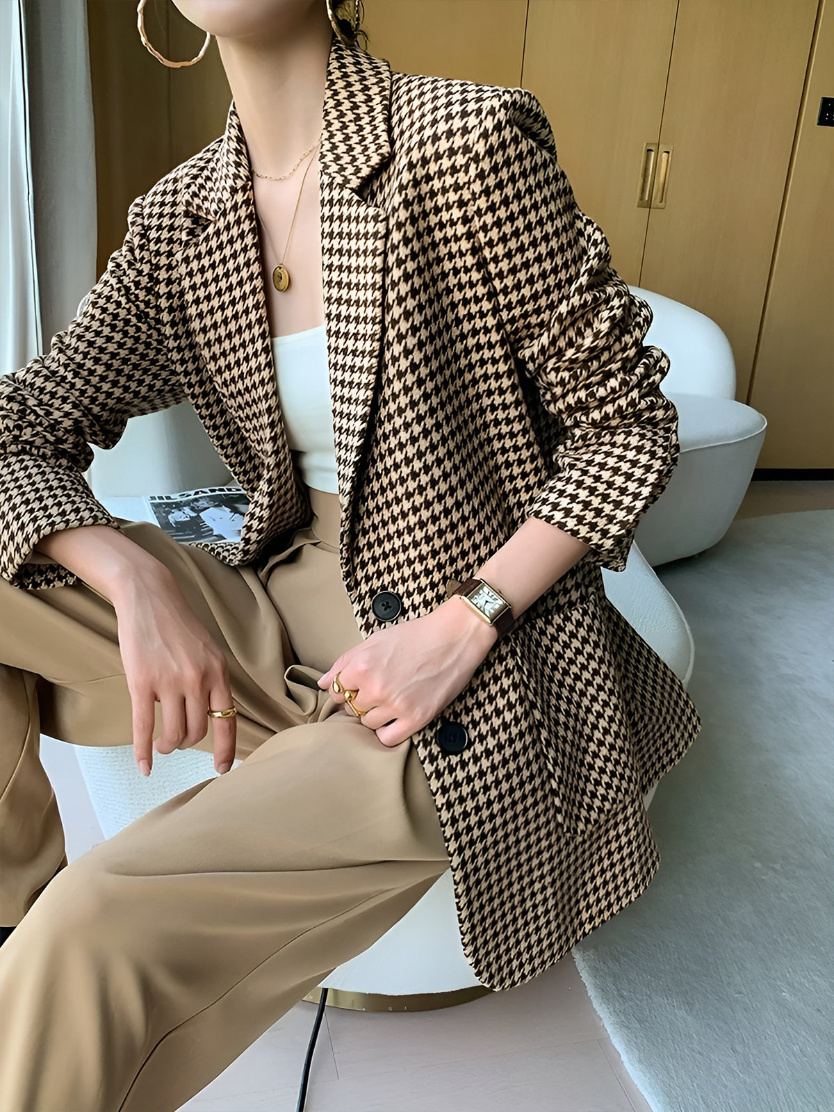 Siyah Beyaz Ekose Detaylı Kemerli Polyester Blazer