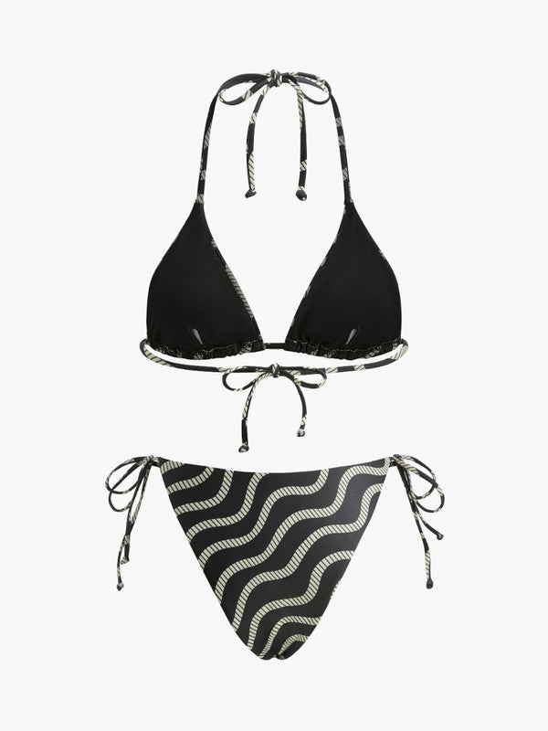 Şık Plaj Görünümü İçin Şık Dalga Desenli Üçgen Bikini Seti