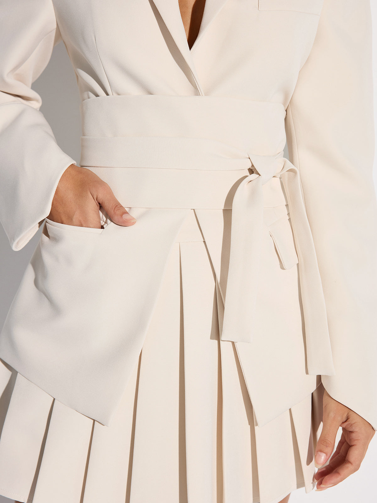 Siyah Kemerli Dokuma Polyester Elastan Blazer Modern