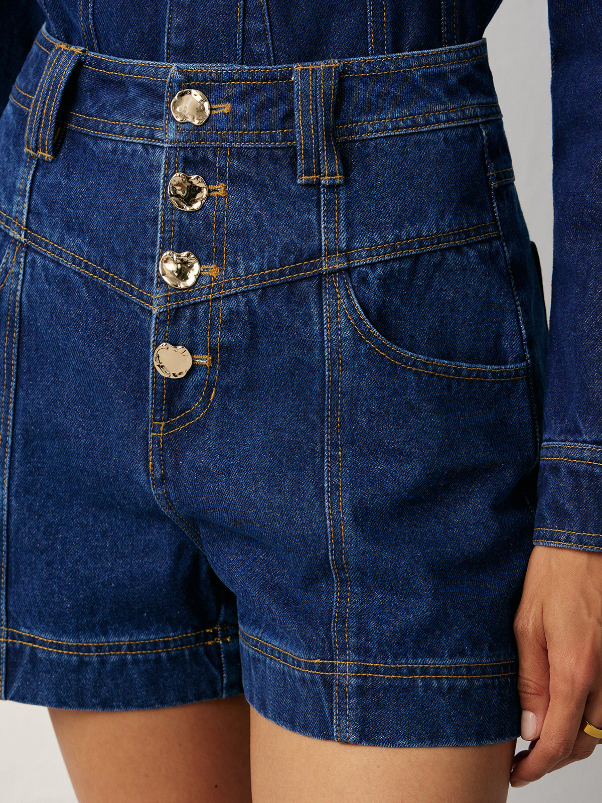 Koyu Lacivert Düğmeli Ön Detaylı Denim Şort