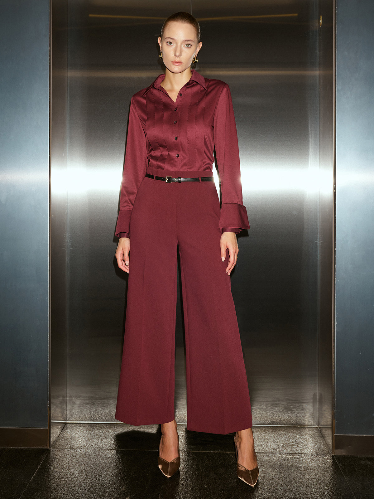 Siyah Polyester Karışımlı Kemerli Bol Paça Pantolon