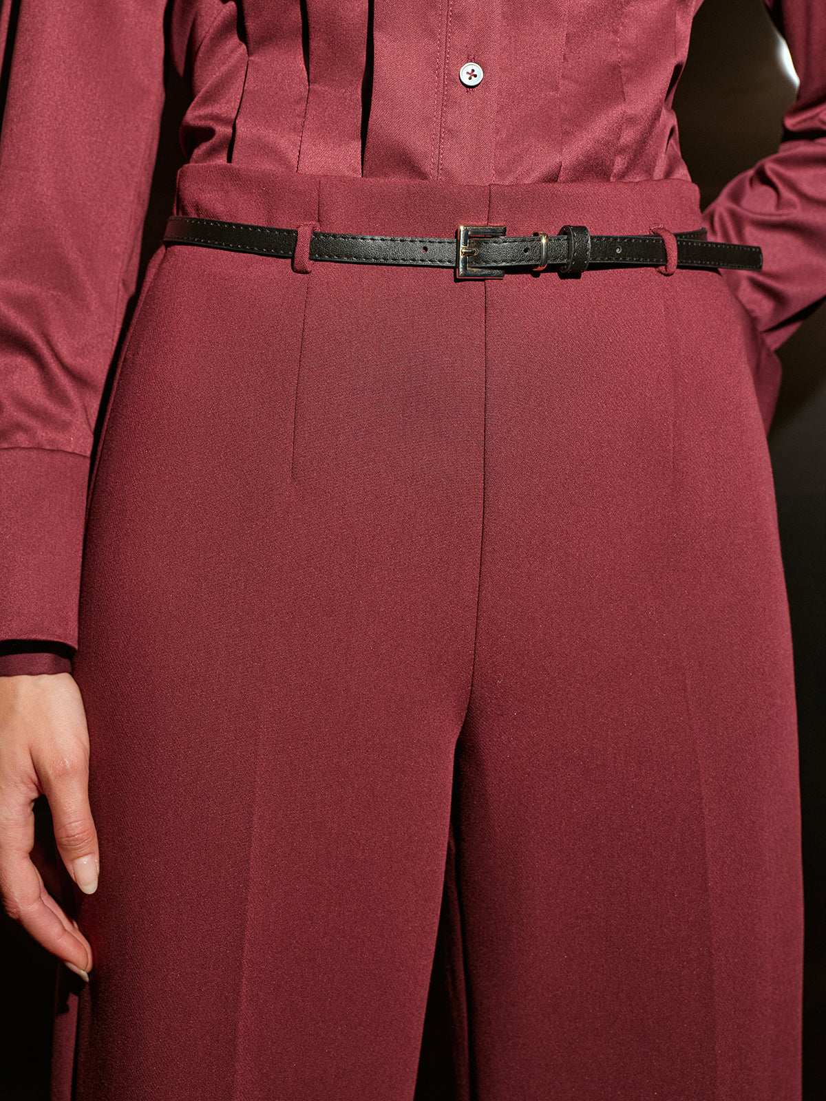 Siyah Polyester Karışımlı Kemerli Bol Paça Pantolon