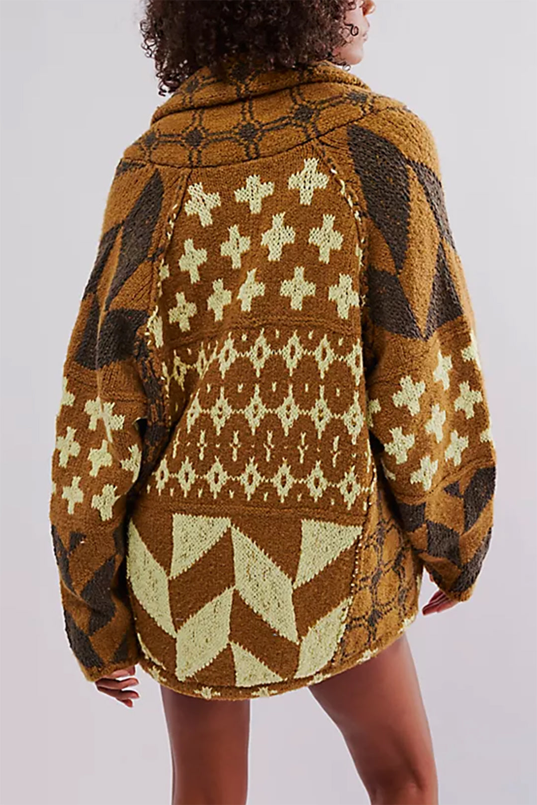 Koyu Kahverengi Nostaljik Desenli Örgü Düğmeli Hırka