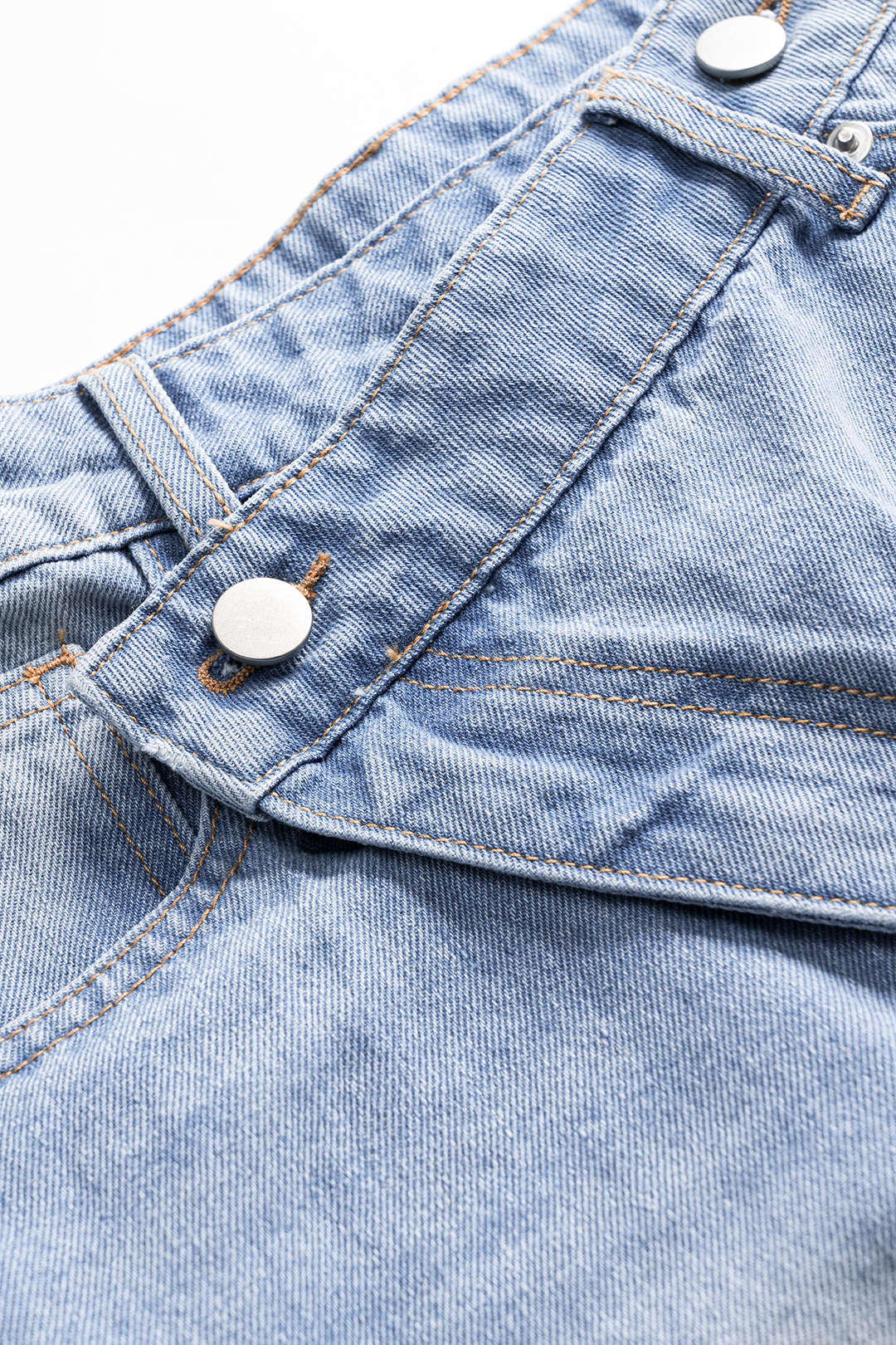 Denim Asimetrik Düğmeli Cep Yırtık Şort