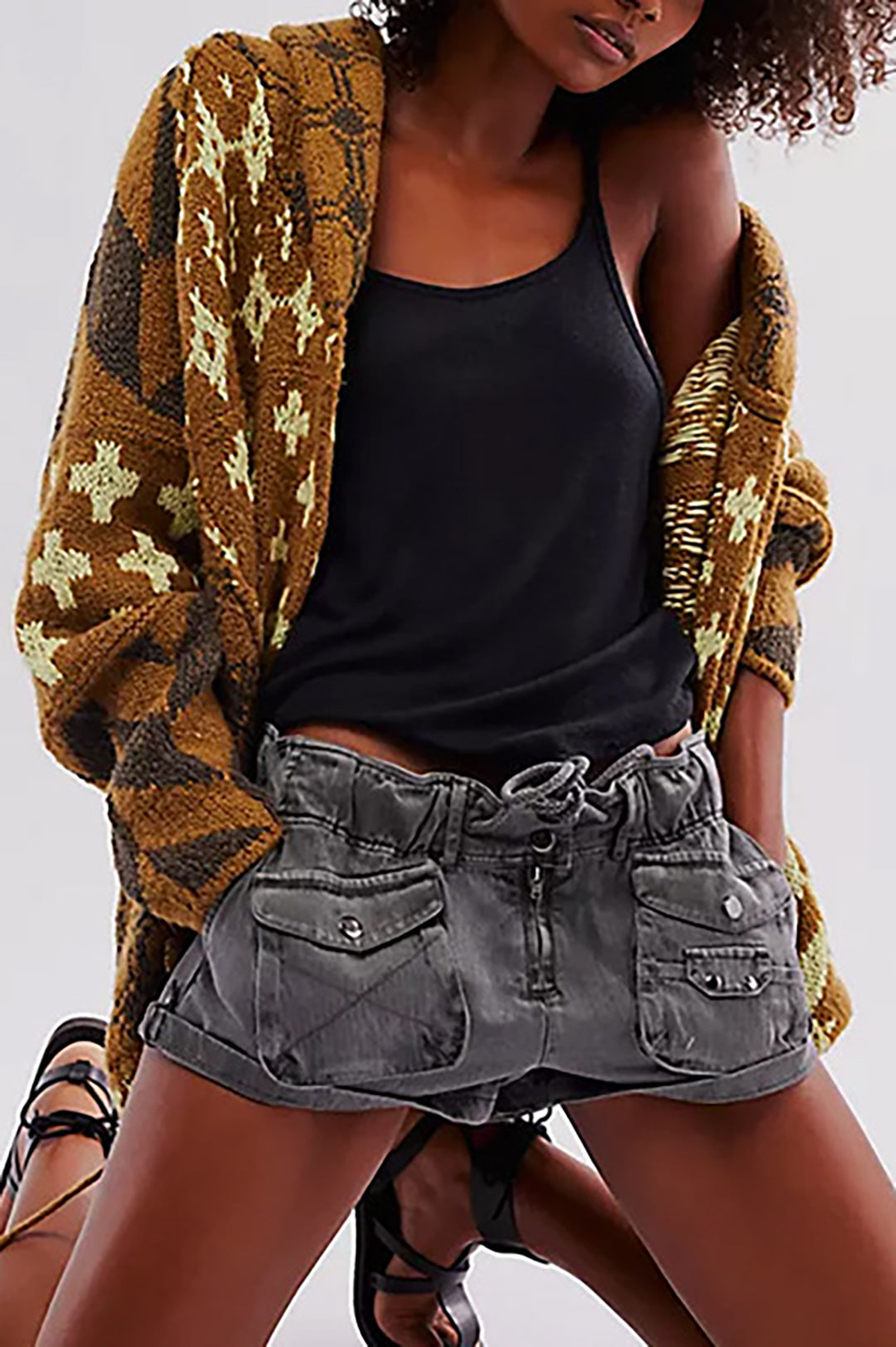 Koyu Kahverengi Nostaljik Desenli Örgü Düğmeli Hırka